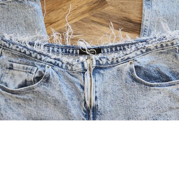 Social Tourist Low Rise Ripped Acid Washed Jeans Sz W26 - Picture 6 of 11